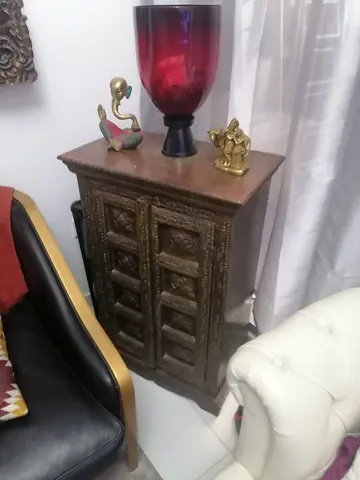 Metal clad antique cabinet Size  60vmx90cmx30cmcm
