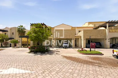 Perfect Location 3BR Villa | Single Row Community
