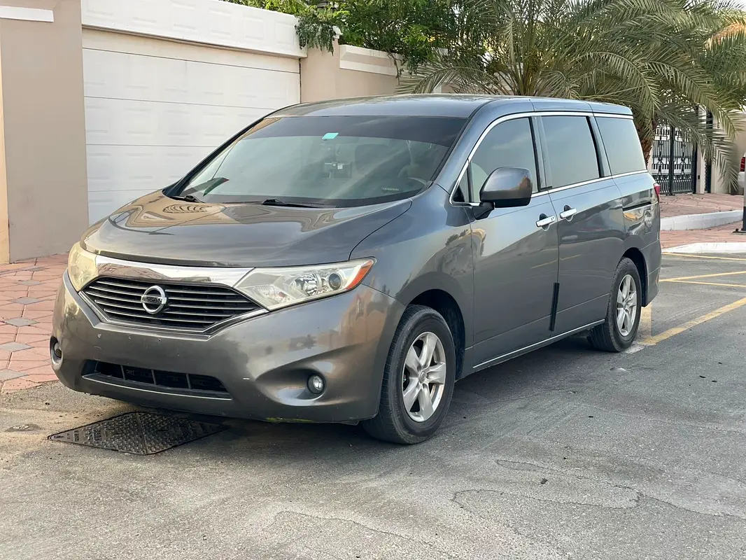 Nissan Quest 2015 — photo 1 of 10