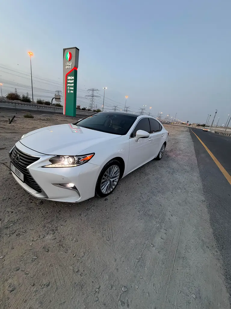 Lexus ES-Series 2016 — photo 1 of 9