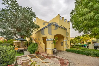 EXQUISITE FINISHING | FULLY UPGRADED | SINGLE ROW 2BR TOWNHOME
