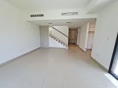 Single row I Ready to Move-in I Road Backing
