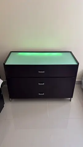 Chest of drawers