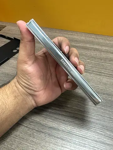 Samsung Fold 5 - 512GB / 12GB