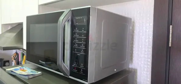 Panasonic Countertop Microwave Oven - Good Condition
