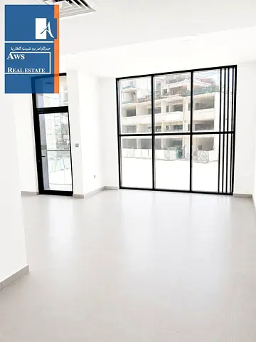 Modern 3BHK for Family with Eatery, and Mart within the Building