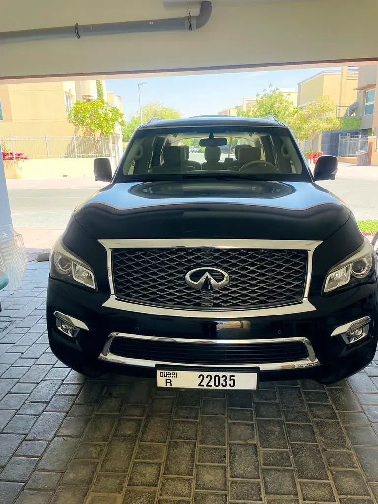 Infiniti QX80 2016 — photo 1 of 19