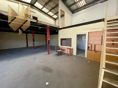 A fully equipped commercial space for rent in Industrial Area 13 – Prime location