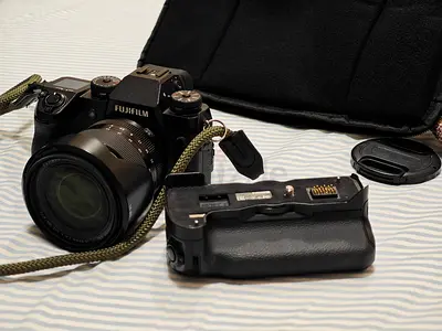 Fujifilm X-H1 + 16-80mm XF Lens + Original Battery grip