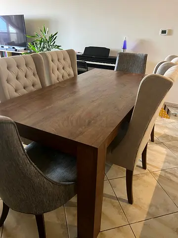 6-8 seater extendable dining table