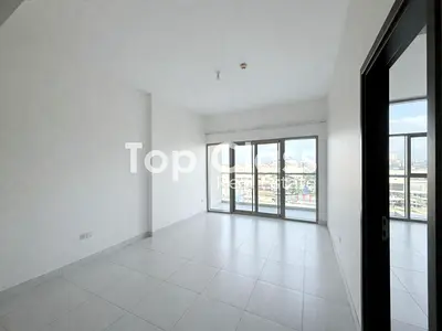Road View|Spacious 1BR | Vacant End of May