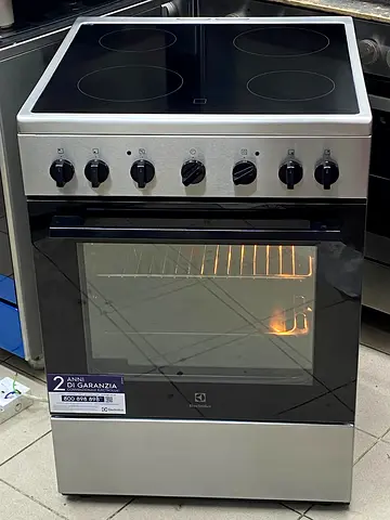 Electrolux brand cooker, electric stove size 60by60cm 4 burner very good condition