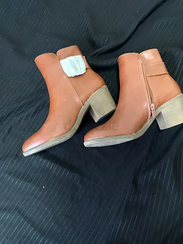 Tan leather ankle boots, size EU 38 — gently used