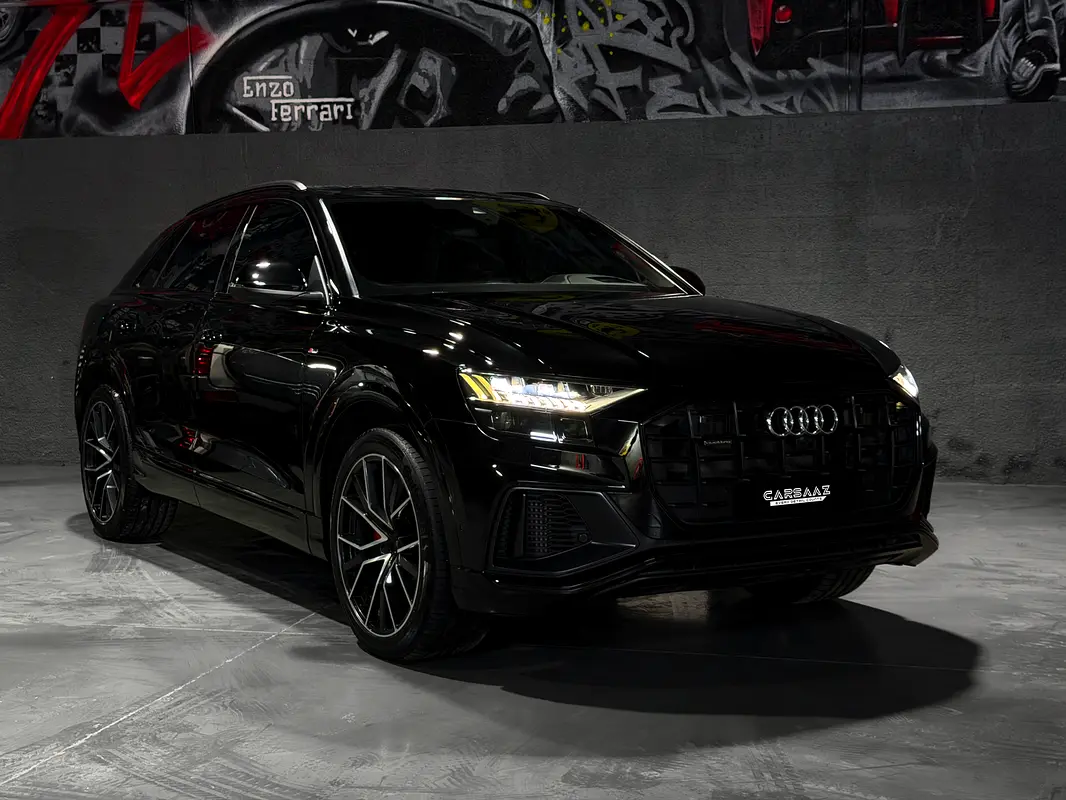 Audi Q8 2022 — photo 1 of 14