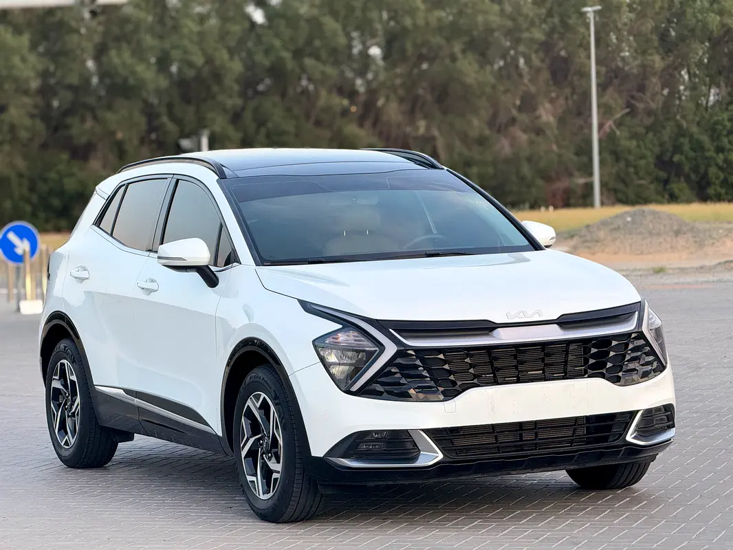 Kia Sportage 2024 — photo 1 of 15