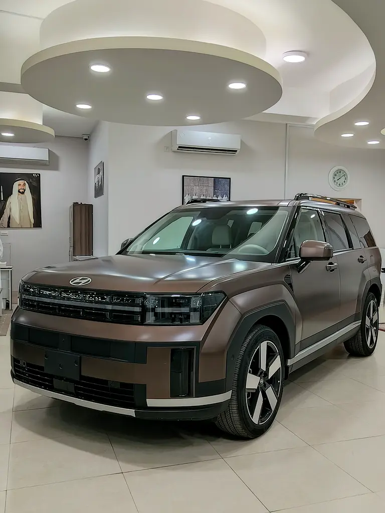 Hyundai Santa Fe 2025 — photo 1 of 20