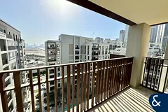 1 Bedroom | Vacant | Creek Beach | Modern