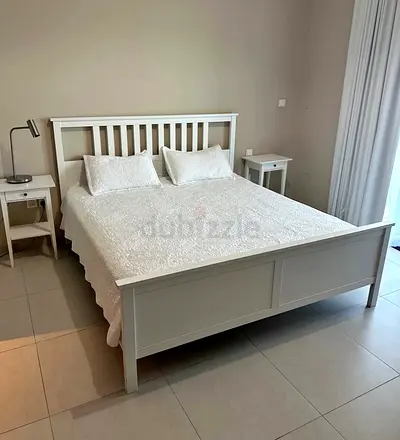 Ikea hamness king size bed frame with Ikea mattress 180×200cm