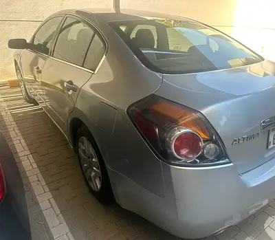 Nissan Altima 2010 American Specs - Well Maintained