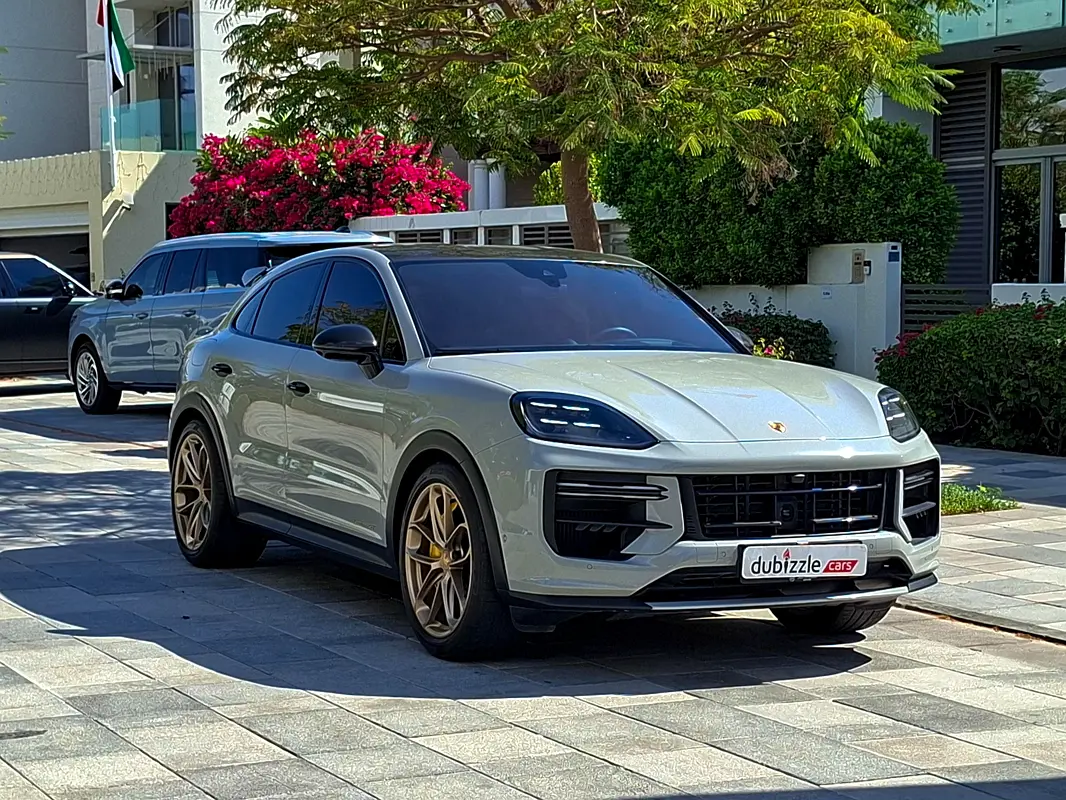 Porsche Cayenne 2025 — photo 1 of 17