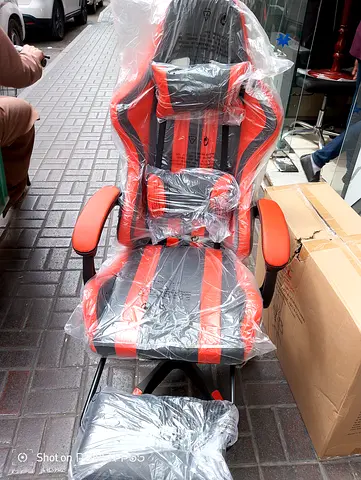 Red  Black Gaming/Office Recliner Chair with Footrest - Brand New