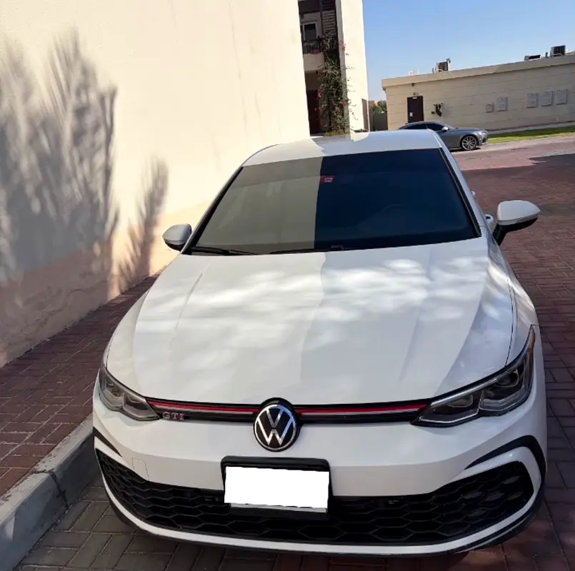 Volkswagen Golf 2022 — photo 1 of 11