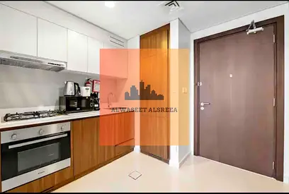 1 BR ! Unfurnished ! Low Floor !