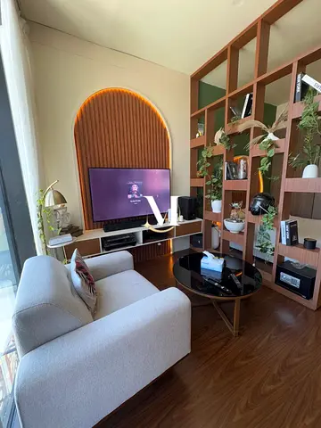 Fully Furnished Upgraded Studio | Ready to move