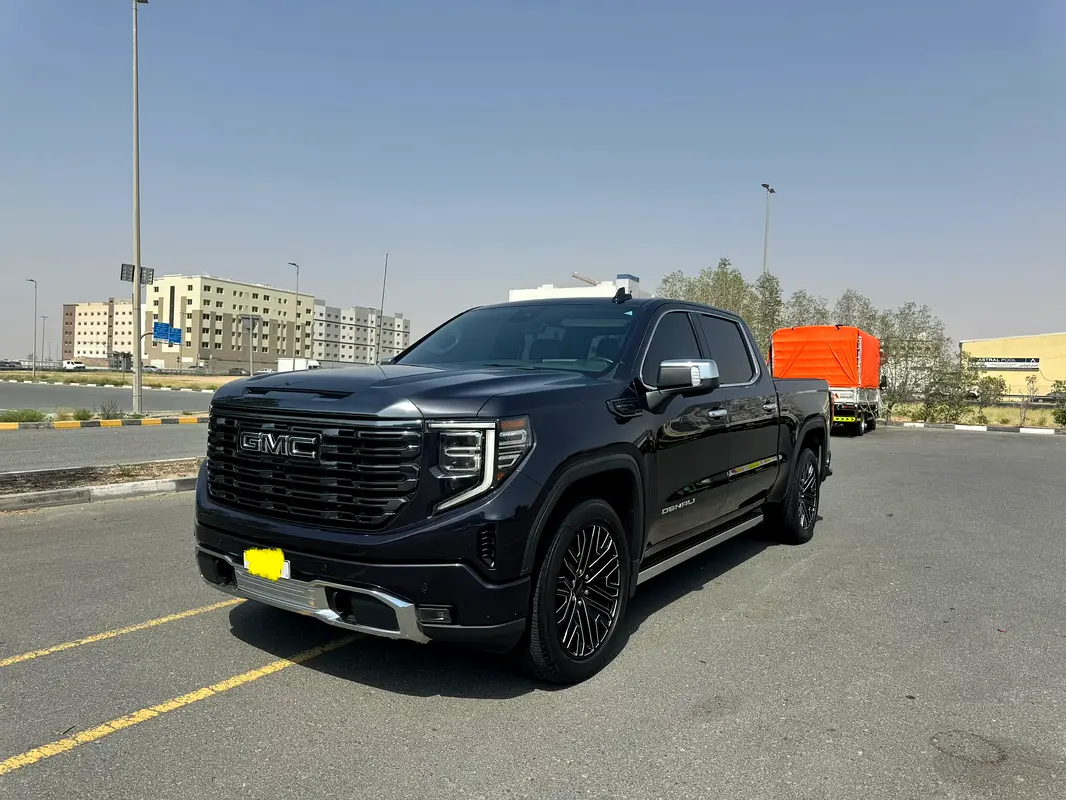 GMC Sierra 2022 — photo 1 of 6