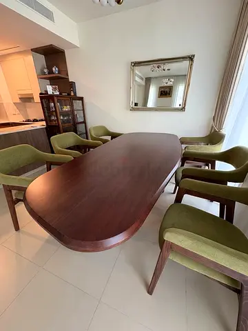 Dining table + 6-8 chairs (optinal)