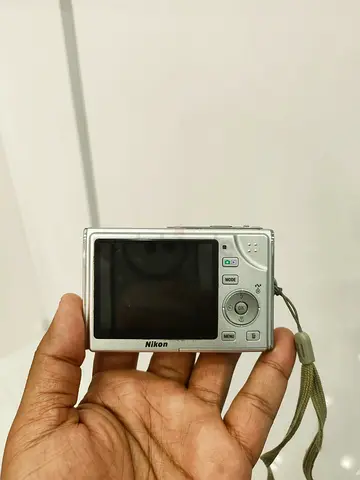 Nikon cool pix Read discribtion