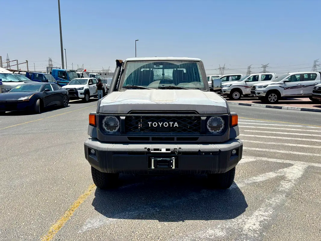 Toyota Land Cruiser 70 Series 2025 — photo 1 of 12