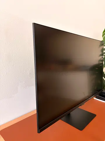 Samsung M7 2024 Smart Monitor 32 VA 4K UHD M70D Smart Screen With Speaker,HDMI,USB-C,USB Hub,WiFi,