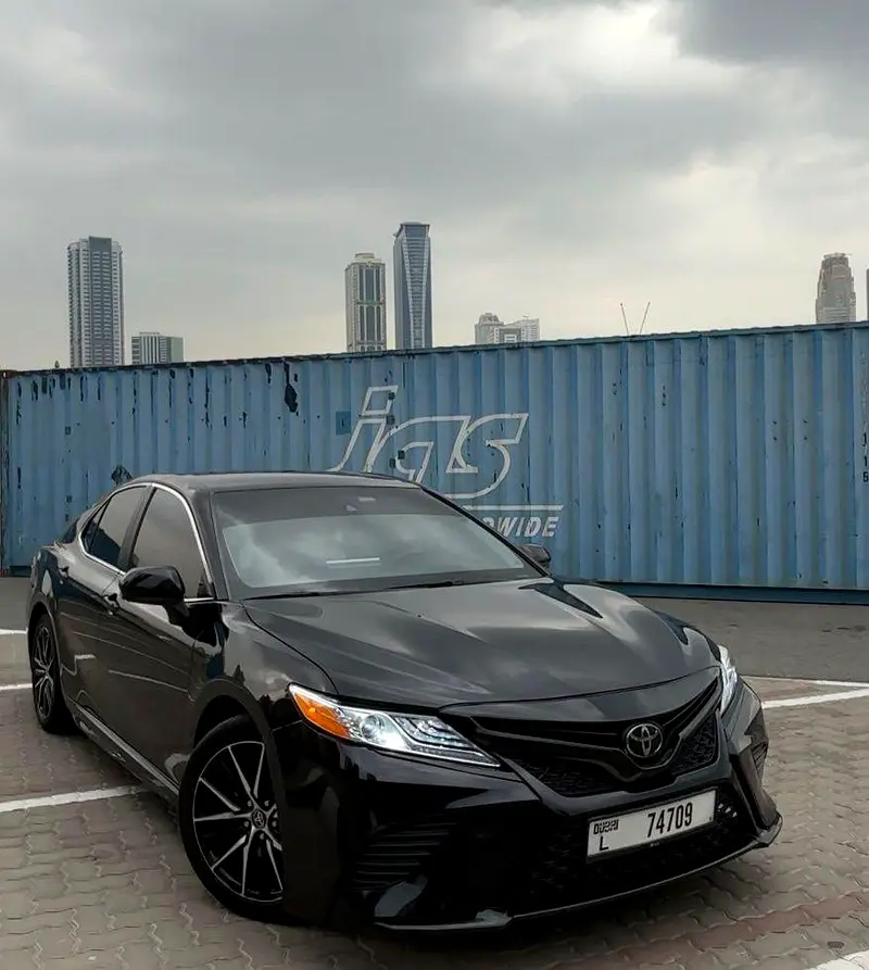 Toyota Camry 2021 — photo 1 of 4
