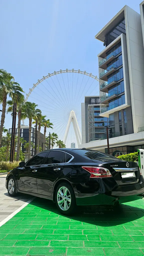 Nissan Altima 2013 — photo 1 of 7