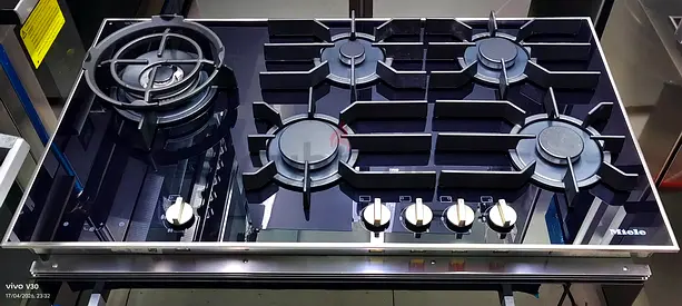 Miele latest model 5 Burner gass cooktop built-in 90cm integrated by tete