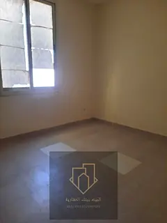 Large, comfortable space + prime location close to all services and exits + open view + flexible pay