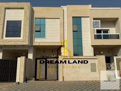 يشمل رسوم التسجيل. منزل تاون هاوس رائع، يتكون من 5 غرف نوم رئيسية مع خزائن ملابس مدمجة وسطح، معروض للبيع الآن في منطقة راقية.