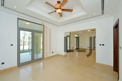 5 Bedroom Villa w/ Large Garden with private pool