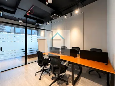 Burj Khalifa View! Upgraded Office on High-Floor