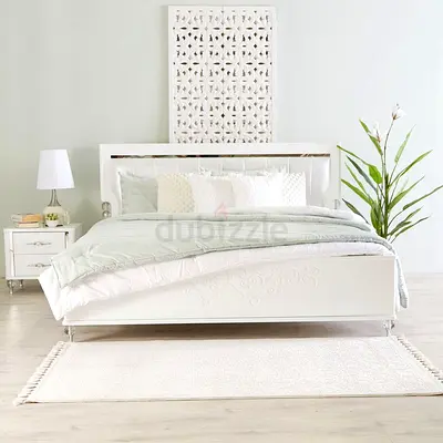 Full set bedroom King Size Bed, 2 Nightstands, 6door wardrobe, drawers - White