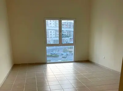 SPACIOUS APARTMENT | UNFURNISHED | PRIME LOCATION