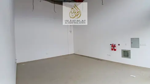🔥 فرصة ذهبية للإيجار في الروضة 1 🔥  📍 محل تجاري بموقع مميز جداً في الروضة 1، مناسب لجميع الأنشطة التجارية، بمنطقة حيوية تشهد حركة مستمرة وقريبة من