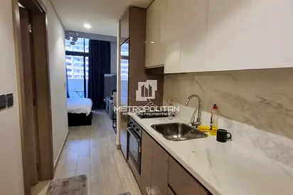Fully Furnished | Middel Floor | Big Balcony