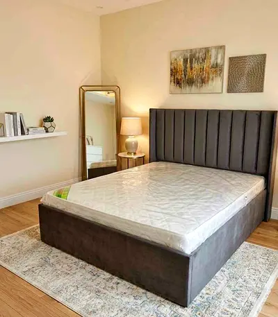King size bed with mattress 180*200