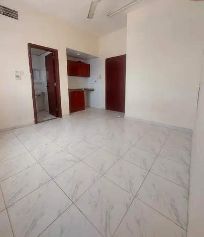 💯للايجار السنوي بعجمان  💦استديو مساحة مناسبة مع مطبخ شبة منفصل وحمام  تكييف مركزي  🏡الموقع . النعيمية 2 شارع الحوت  ✅السعر 16.000 ألف  ✅الدفعات 4 ا