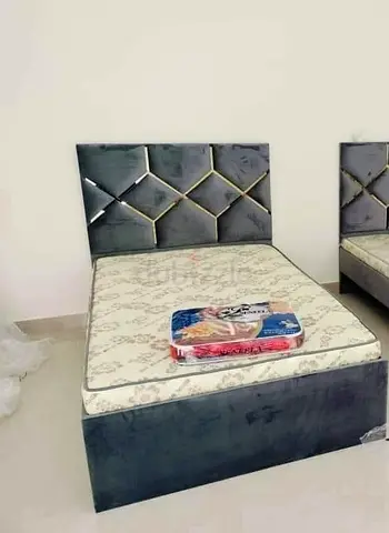 Single upholstered bed with storage base and diamond-tufted headboard - grey