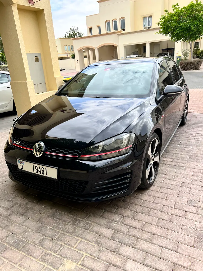 Volkswagen Golf 2017 — photo 1 of 7