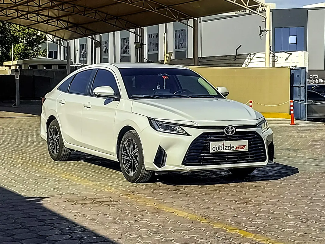 Toyota Yaris 2023 — photo 1 of 15