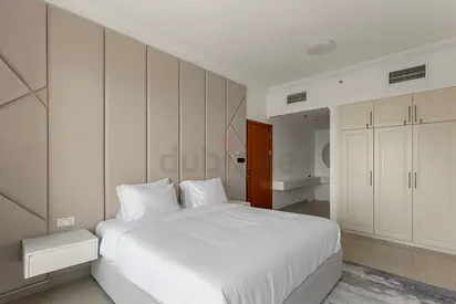 Modern Apartment | Master Room Available for men or couple | Near DMCC Metro and Marina Mall